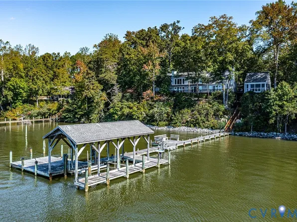 1718 Mariners Woods Dr, Hartfield, VA 23071