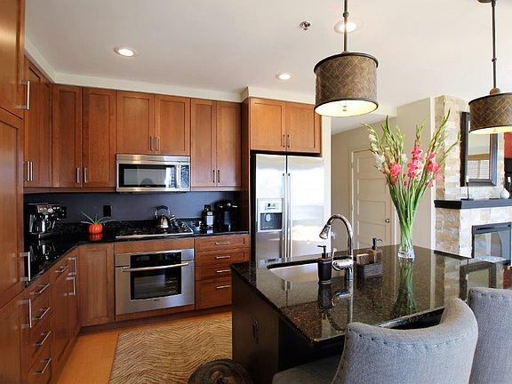 5th image of 200 Exchange St Unit 1218
