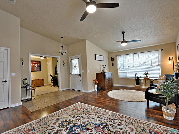 2nd image of 1917 Hali Ln