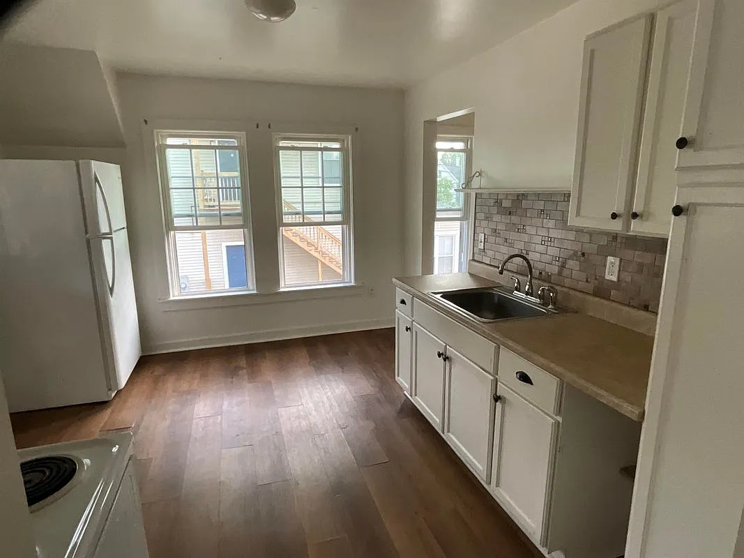 2 bed, 1.0 bath, 800 sqft, $1,600 — Photo 4