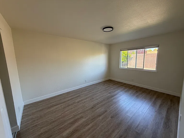 4724 Palm Ave — Photo 9
