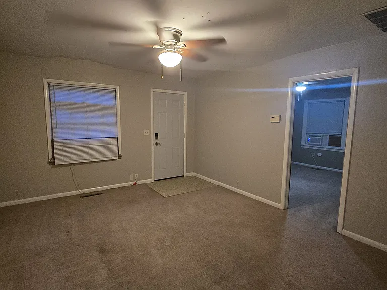 1505 Park Ln — Photo 3