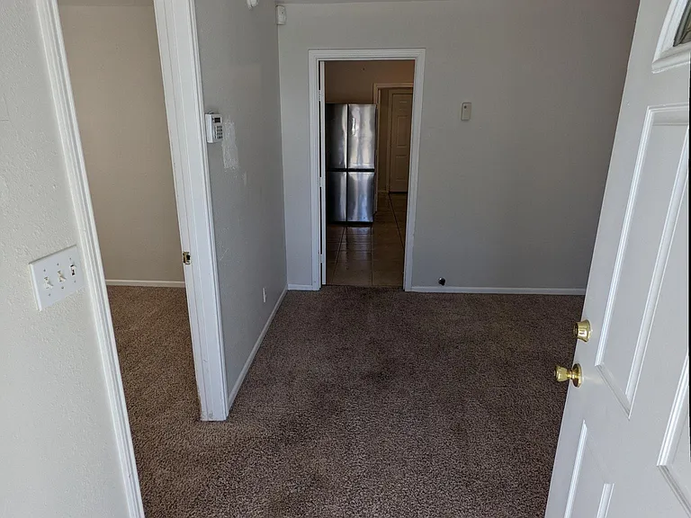 719 Herkimer St — Photo 5