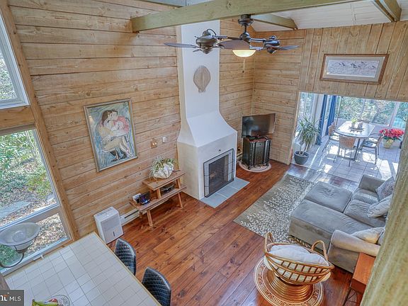 2nd image of 33177 Cherry Ct