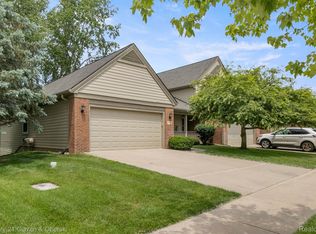 776 Taylor St, Chelsea, MI 48118