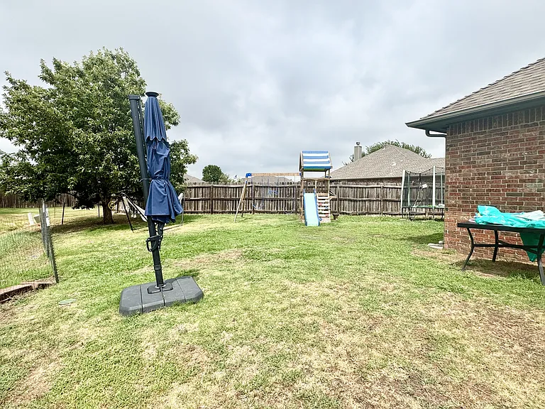 708 Cougar Ln — Photo 25