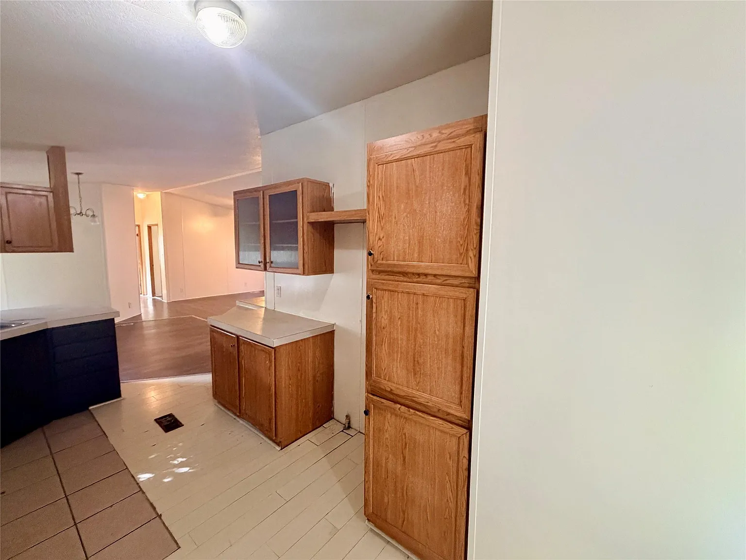 3 bed, 2.0 bath, 1344 sqft, $1,350 — Photo 4