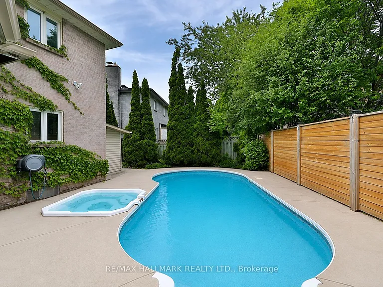 58 Pickett Cres — Photo 4