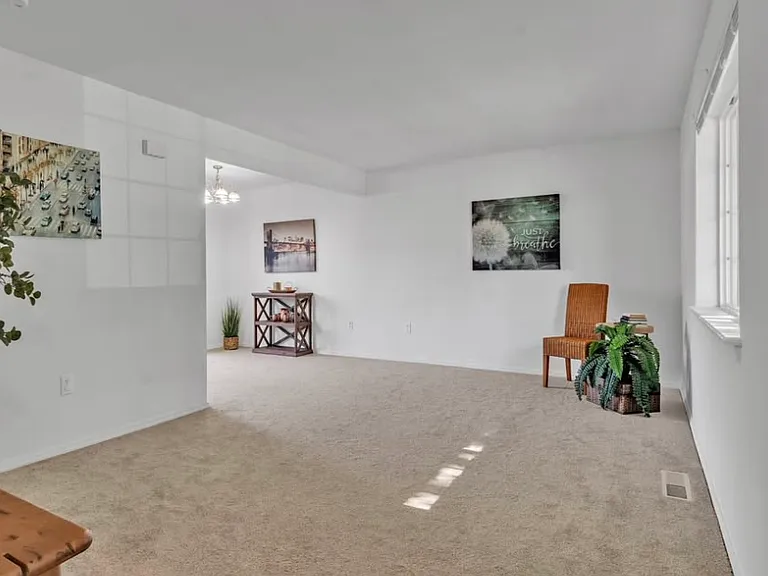 3062 Tierra Dr NE — Photo 2
