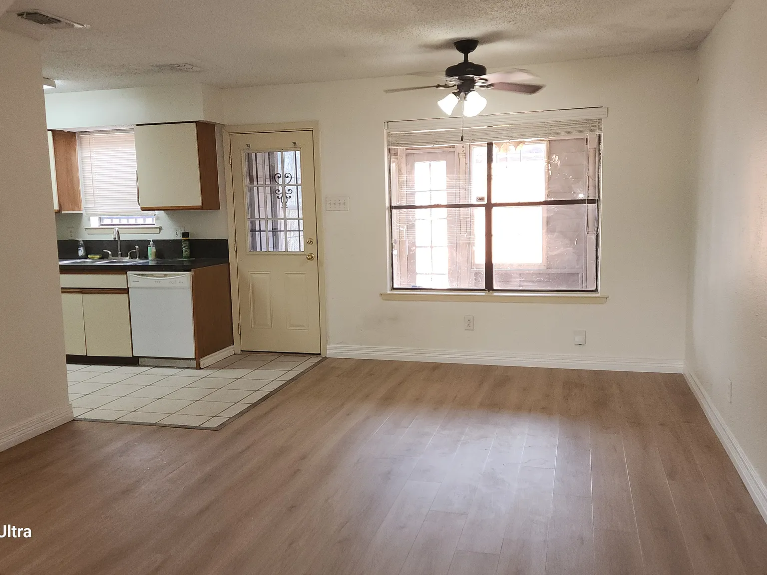 309 Towne House Ln — Photo 2