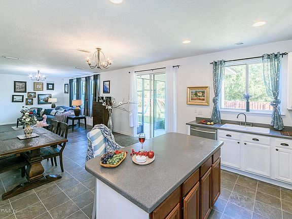 4th image of 508 Knolle Ct