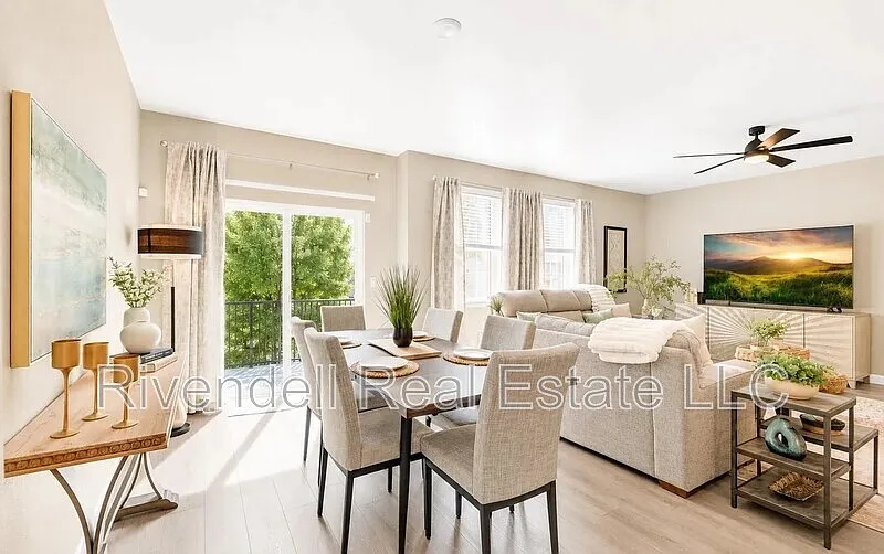 4 bed, 3.0 bath, 3394 sqft, $3,895 — Photo 3