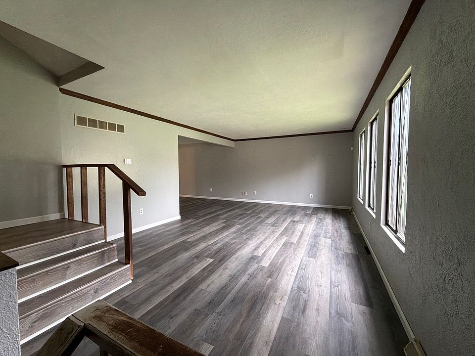 2nd image of 213 Berkshire Dr