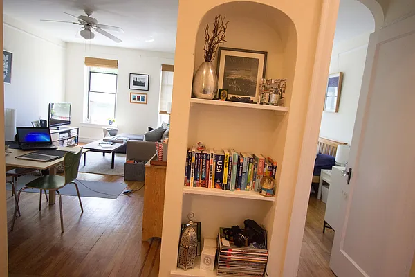 Rented by Earplay | media 21