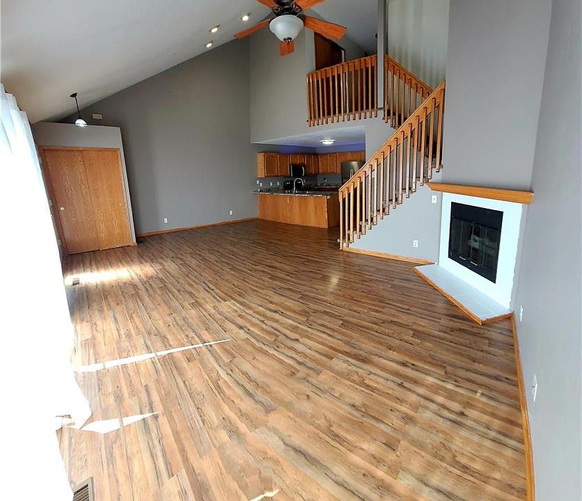 1st image of 35 SE Melrose Dr