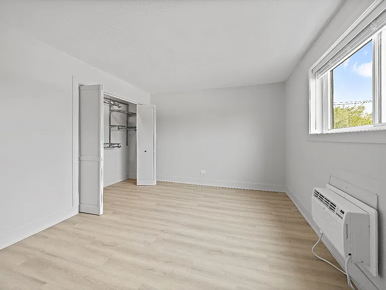 5616 N Washtenaw Ave #202 — Photo 10