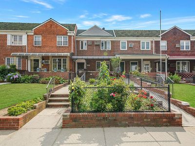 6142 82nd Pl, Flushing, NY, 11379