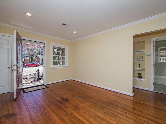 3rd image of 3002 Irisdale Ave