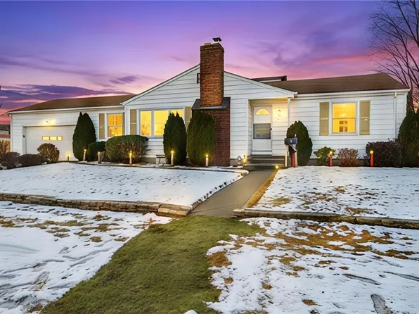 60 Stedman Ave, Pawtucket, RI 02860