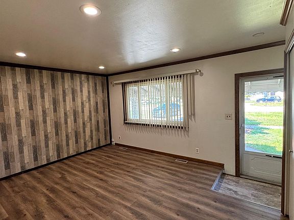 4th image of 31263 Hayes Rd