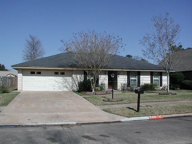 1st image of 3330 Old Castle Ln