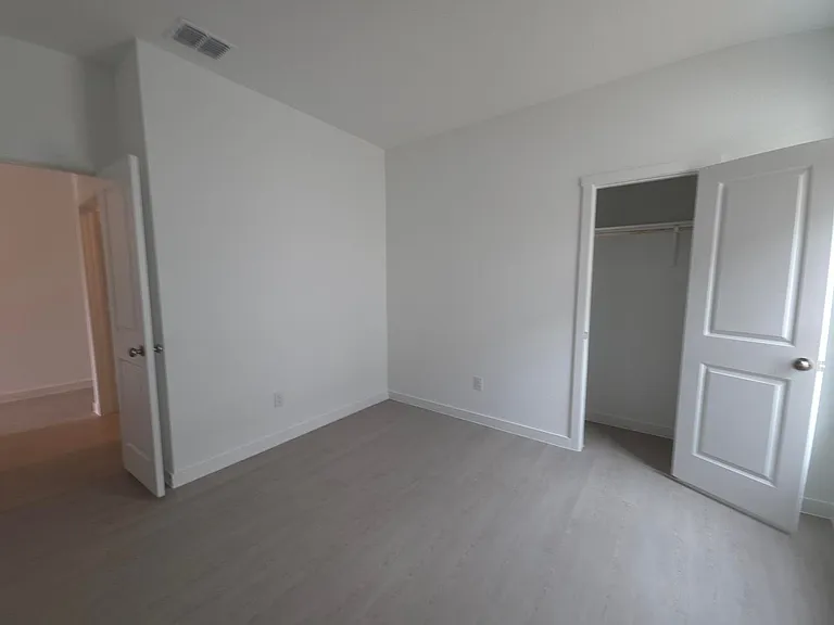 243 Juanita Way — Photo 7