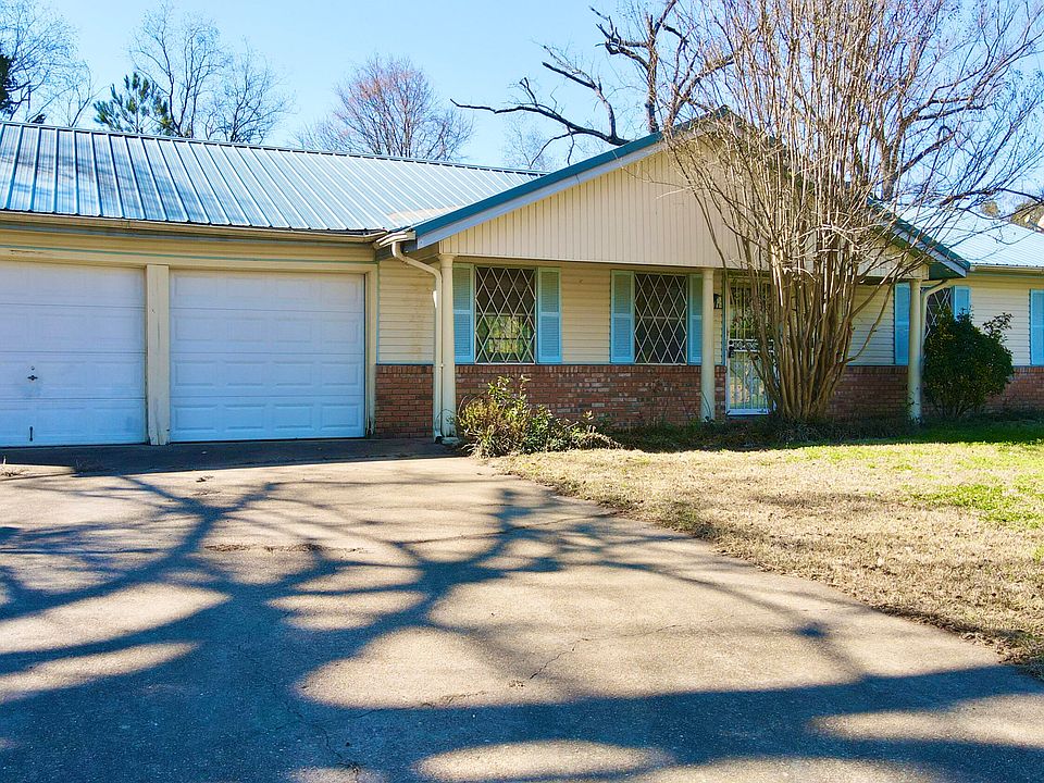 1st image of 425 Knob Hill Dr