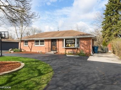 5906 Pershing Ave, Downers Grove, IL, 60516