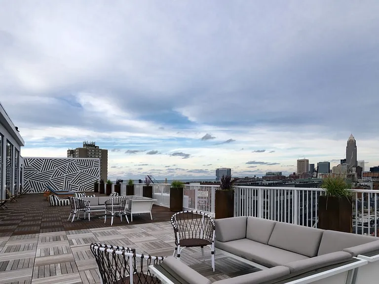 Luxury Apartments in Cleveland's Ohio City — Photo 2