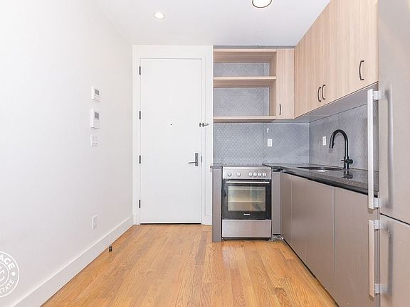 3rd image of 171 Linden Blvd #7J