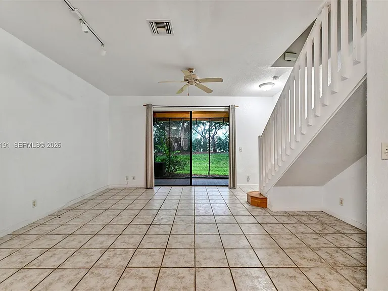 3897 Tree Top Dr — Photo 4