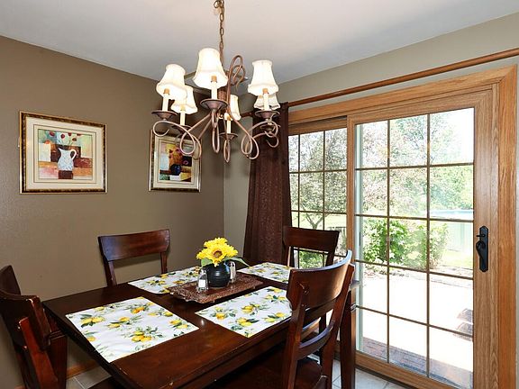 3rd image of 8882 S Brook Cir