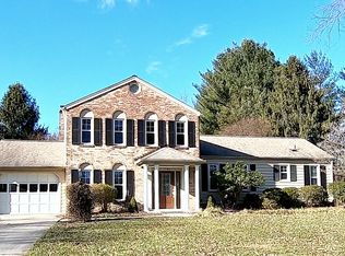 1704 Hicks Dr, Vienna, VA 22182