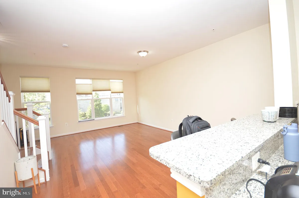 Building Photo - 1571 Renate Dr