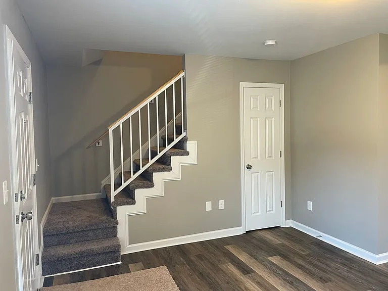 2335 Carmine St — Photo 4