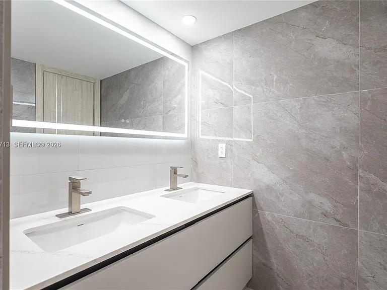 2401 S Ocean Dr #Penthouse A4 — Photo 32