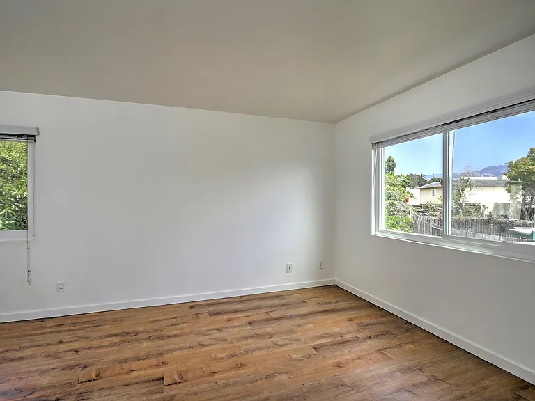 7392 Elmhurst Pl — Photo 9