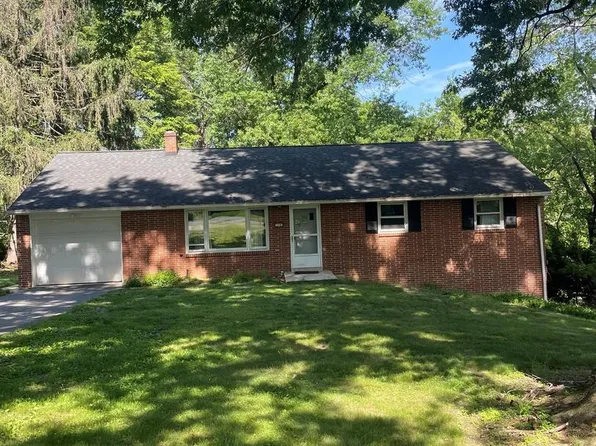329 Fairview Dr, Lititz, PA 17543