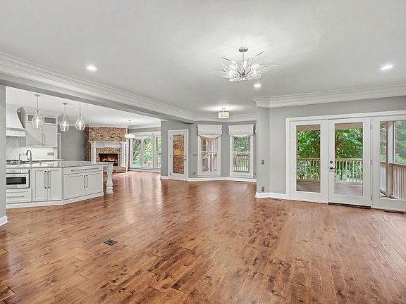 4th image of 1308 Lewisburg Pike