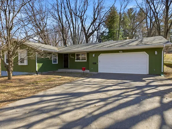 1656 Upper 55th St E, Inver Grove Heights, MN 55077