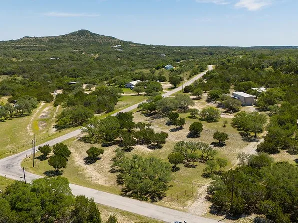 111 Ranch Circle Dr, Kendalia, TX 78027