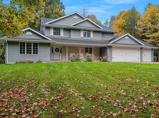 N5571 Henry Ct, Luxemburg, WI 54217