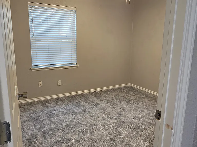 1129 Pioneer Ln — Photo 8