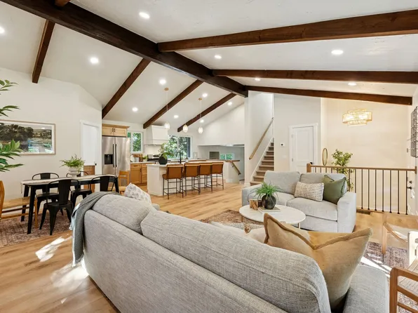 2817 E Willow Wick Dr, Sandy, UT 84093