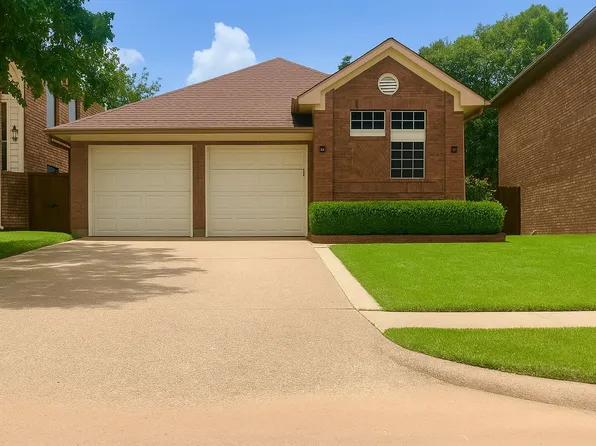 1355 Jasmine Dr, Lewisville, TX 75077