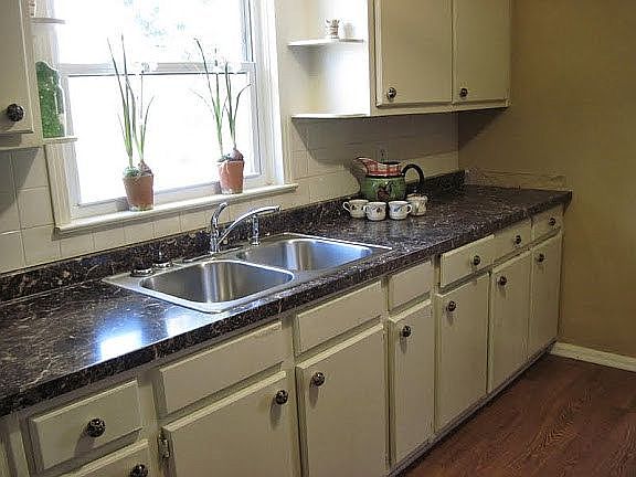 Kitchen. Beautiful & light