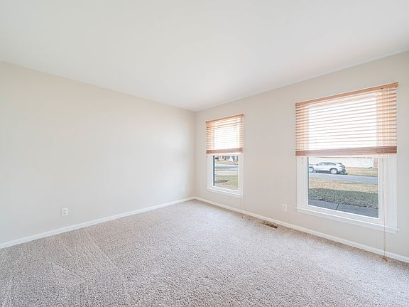 5th image of 854 Graegin Pl