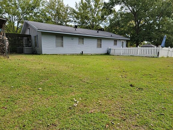 4th image of 3725 E Columbia Road 14
