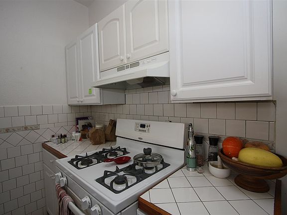 5th image of 1144 S 6th Ave