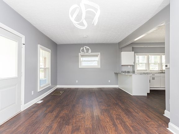 4th image of 555 N Parker Ave